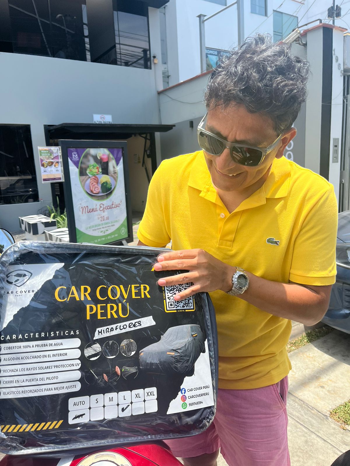 Cliente 9 de Car Cover Perú con su cobertor
